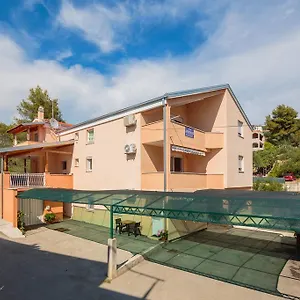 Krzelj Apartament Trogir